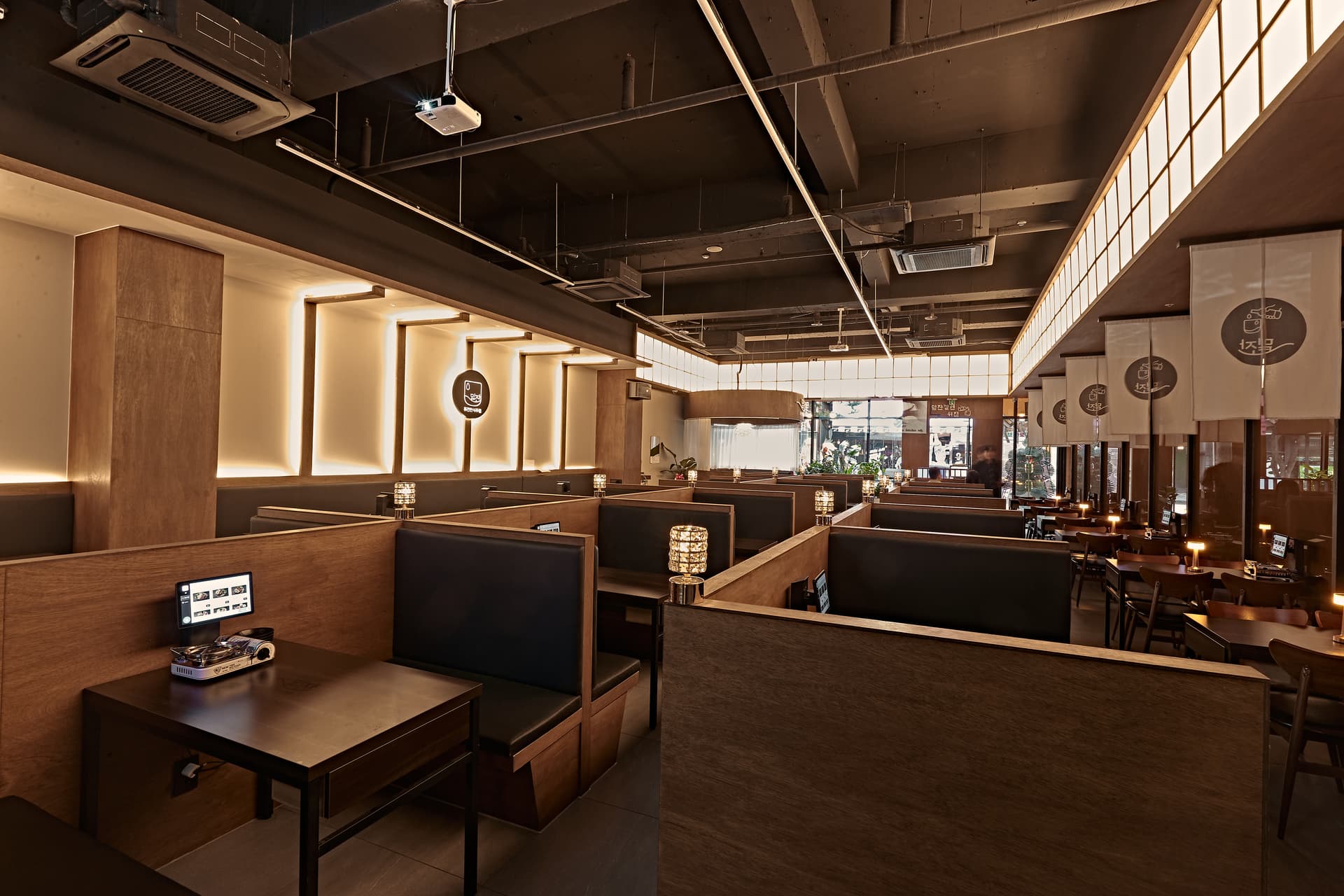 밑잔 내부에서 외부 전경